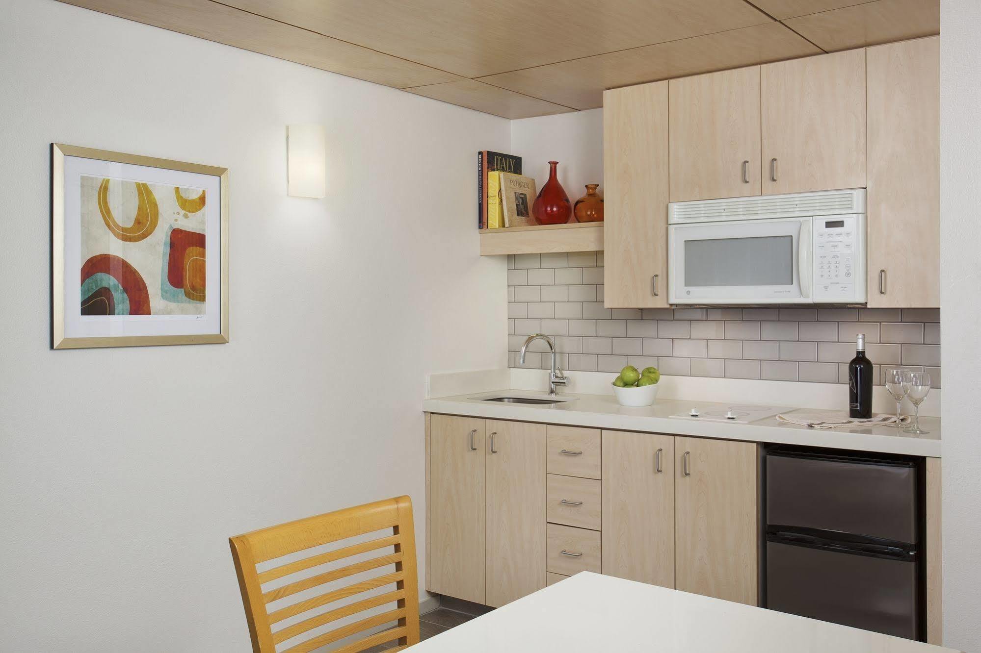 Corporate Inn Sunnyvale - All-Suite Hotel Eksteriør bilde
